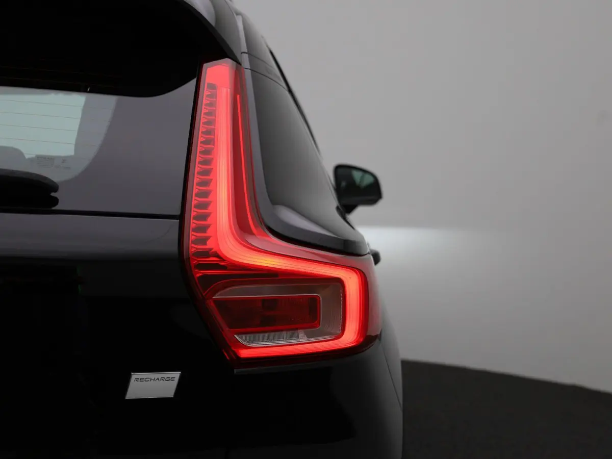 Core | Automaat | Navigatie | Apple Carplay / Android Auto | Virtual Cockpit | Achteruitrijcamera | Climate Control | Cruise Control | Bluetooth | Lichtmetalen Velgen | Parkeer sensoren |