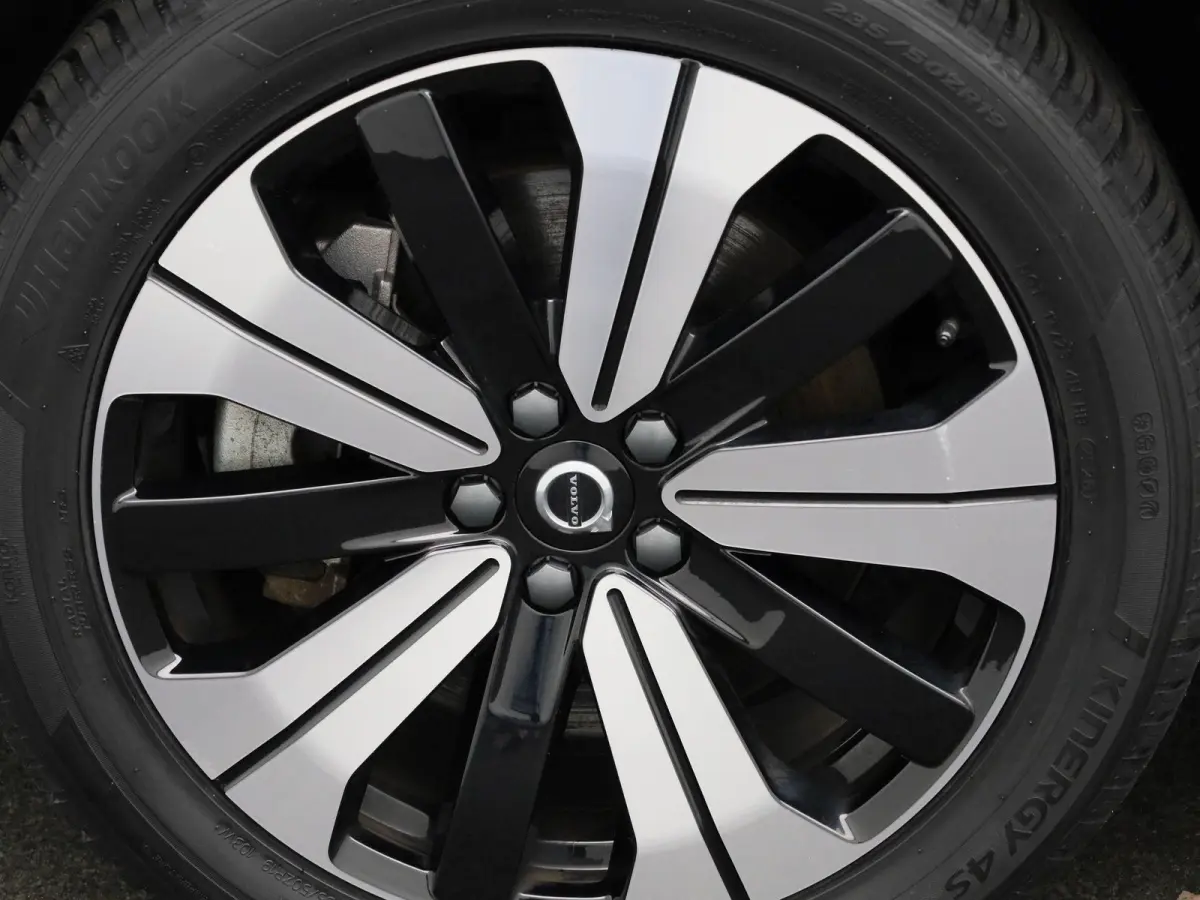 Core | Automaat | Navigatie | Apple Carplay / Android Auto | Virtual Cockpit | Achteruitrijcamera | Climate Control | Cruise Control | Bluetooth | Lichtmetalen Velgen | Parkeer sensoren |