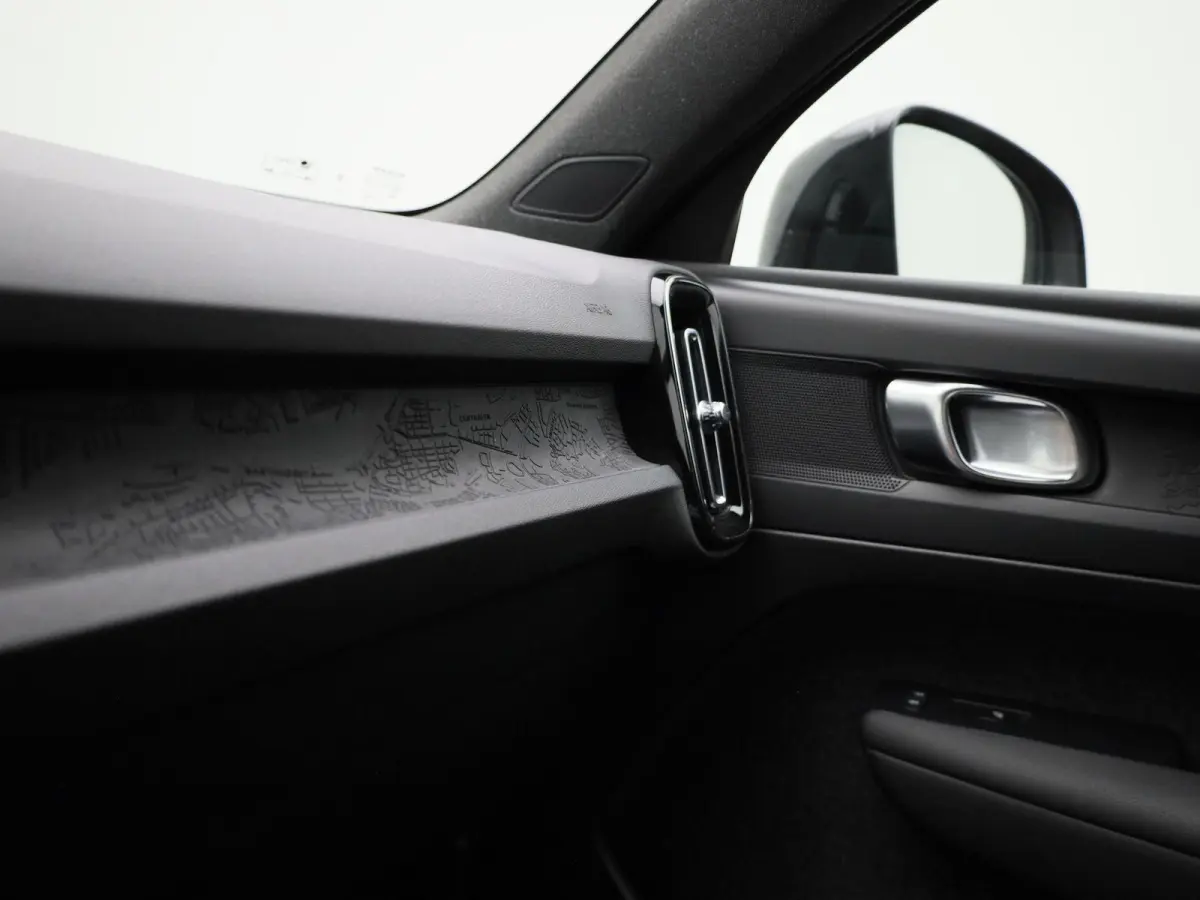Core | Automaat | Navigatie | Apple Carplay / Android Auto | Virtual Cockpit | Achteruitrijcamera | Climate Control | Cruise Control | Bluetooth | Lichtmetalen Velgen | Parkeer sensoren |