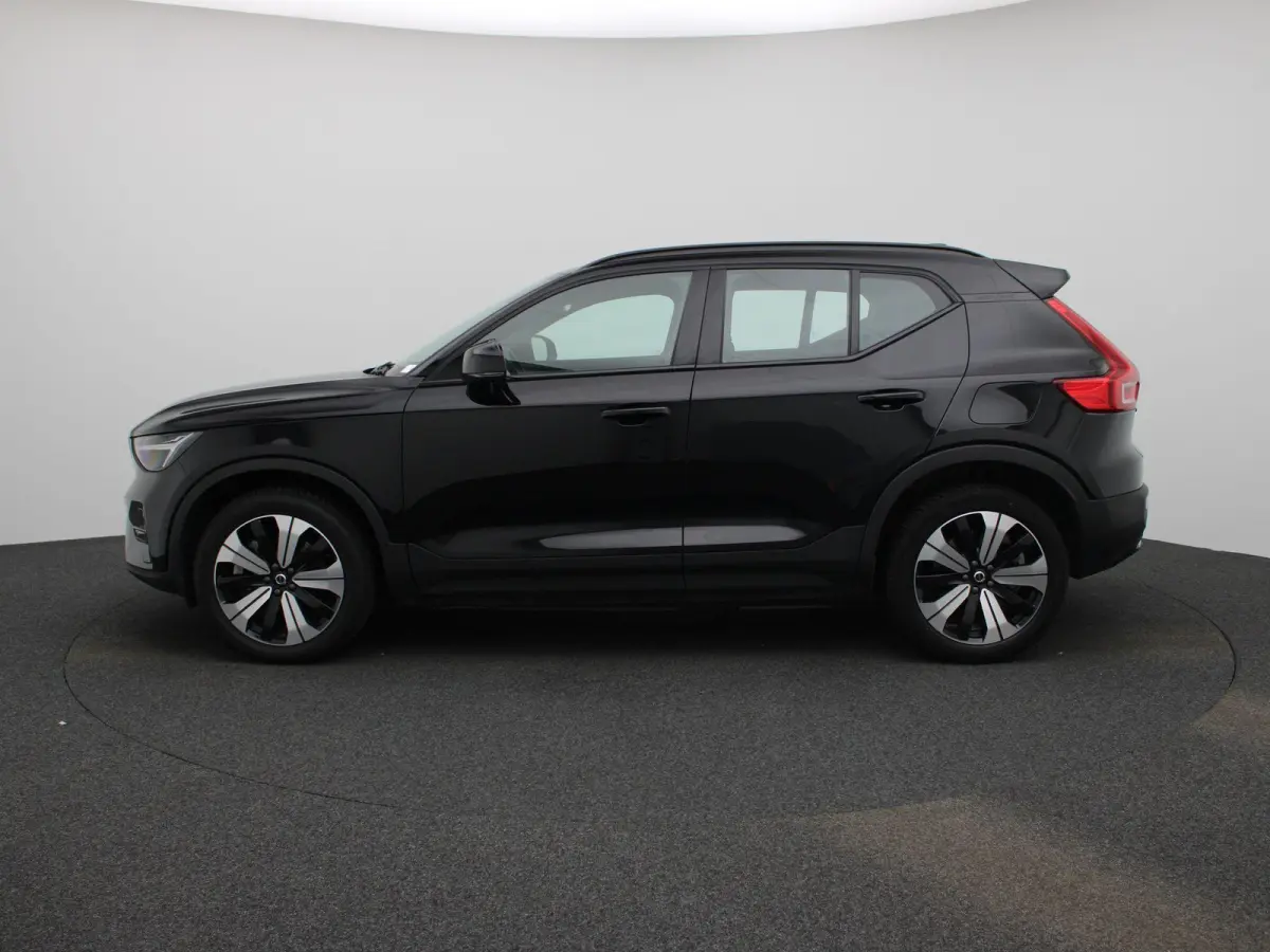 Core | Automaat | Navigatie | Apple Carplay / Android Auto | Virtual Cockpit | Achteruitrijcamera | Climate Control | Cruise Control | Bluetooth | Lichtmetalen Velgen | Parkeer sensoren |