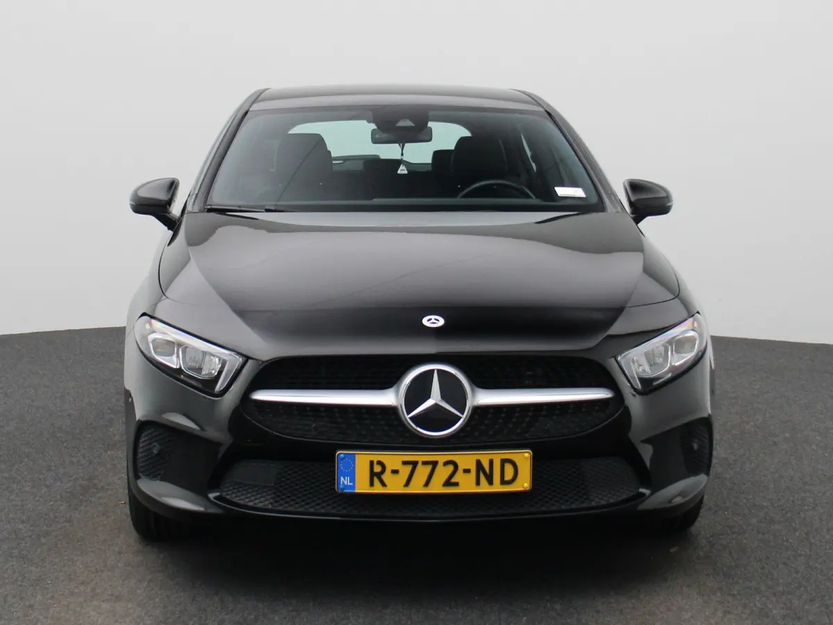 250 e Business Line | Automaat | Navigatie | Sfeer verlichting | Leder | Stoel verwarming | Camera | Cruise Control  | Parkeersensoren | Climate Control | LMV |