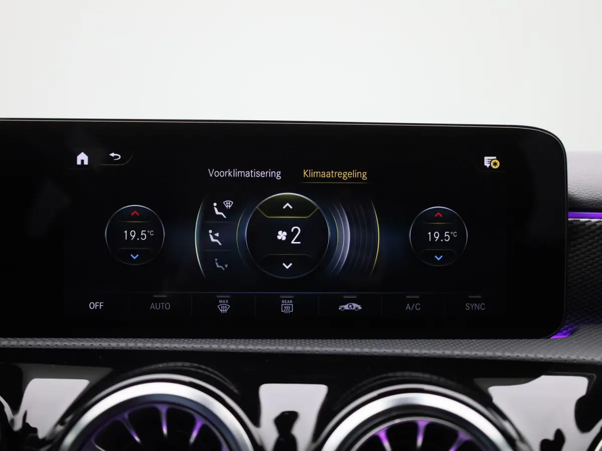 250 e Business Line | Automaat | Navigatie | Sfeer verlichting | Leder | Stoel verwarming | Camera | Cruise Control  | Parkeersensoren | Climate Control | LMV |