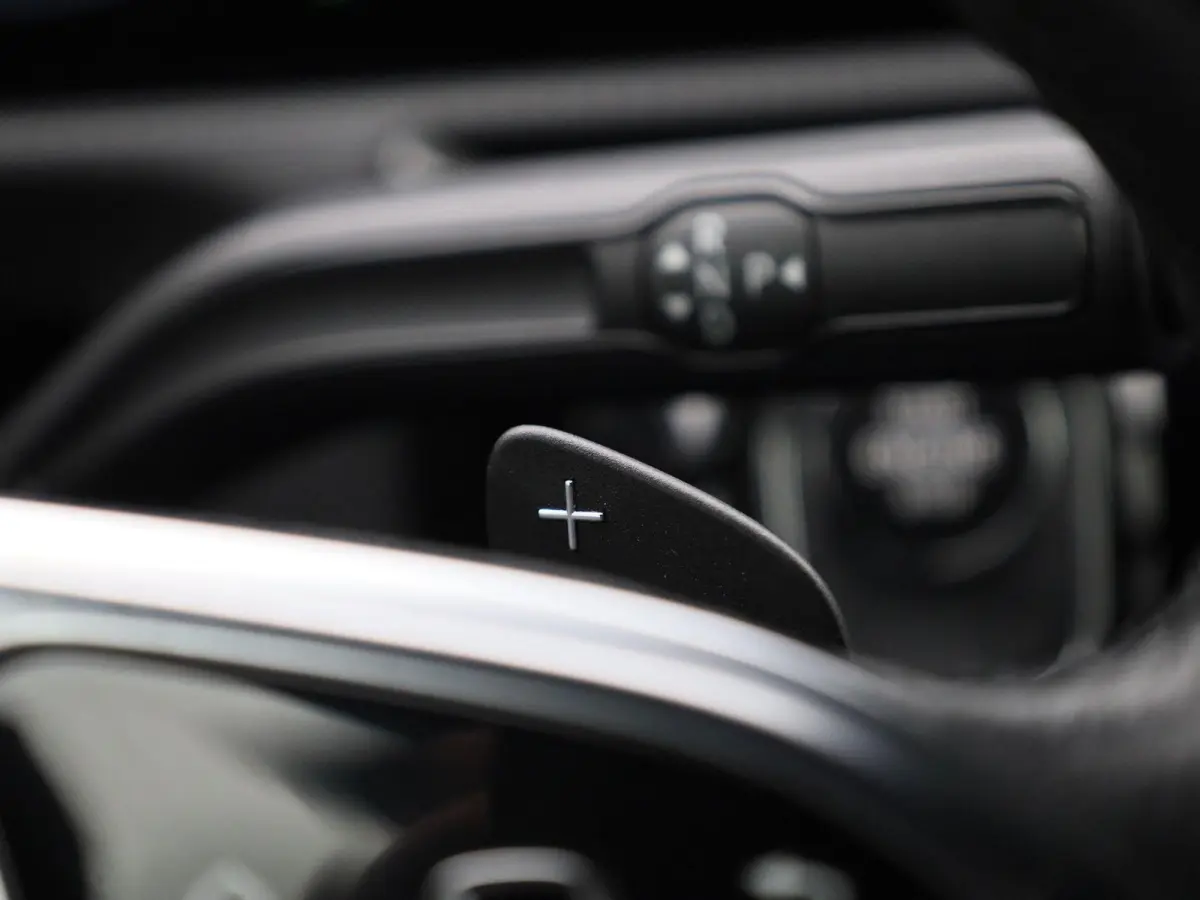 250 e Business Line | Automaat | Navigatie | Sfeer verlichting | Leder | Stoel verwarming | Camera | Cruise Control  | Parkeersensoren | Climate Control | LMV |