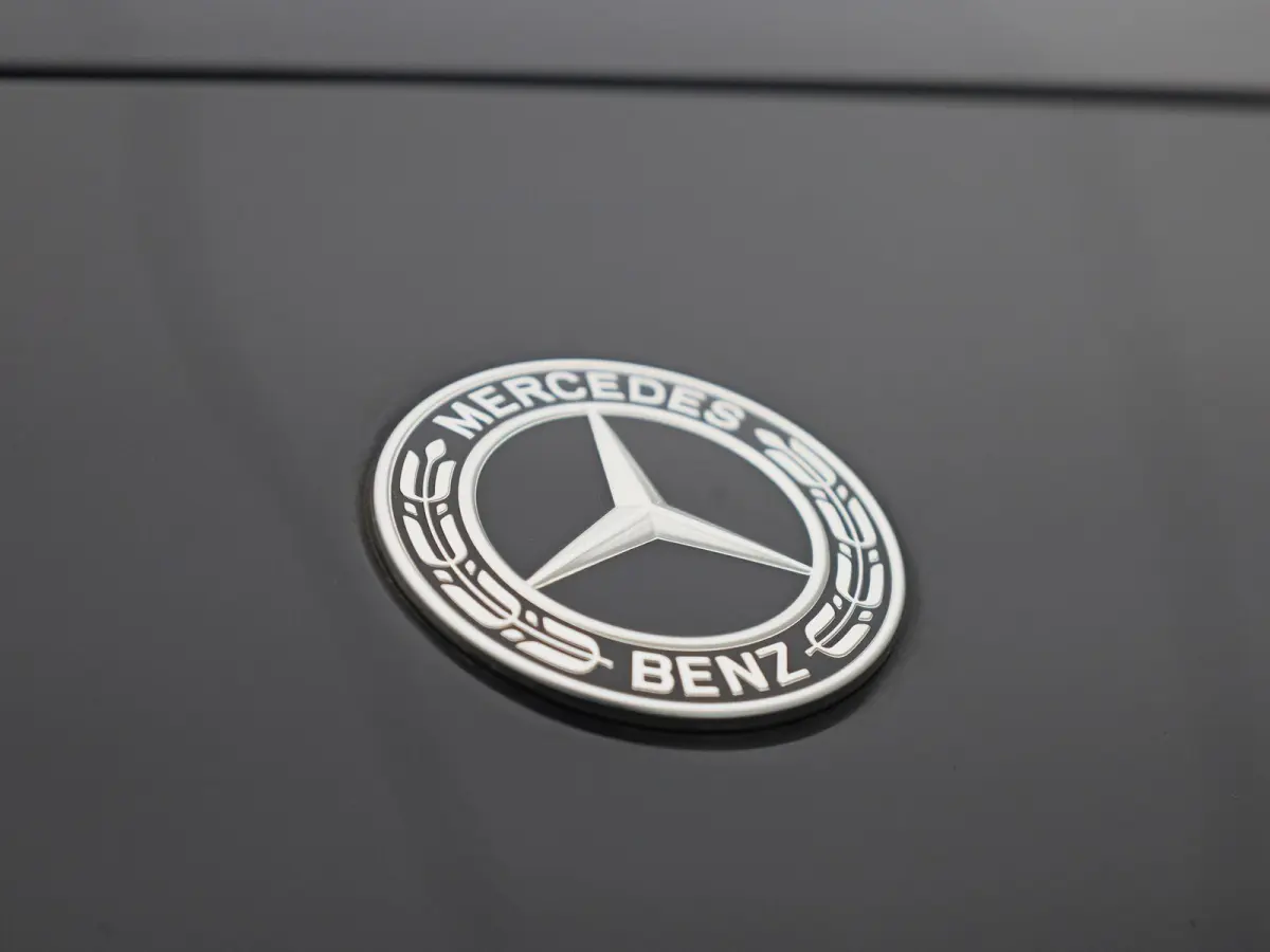 250 e Business Line | Automaat | Navigatie | Sfeer verlichting | Leder | Stoel verwarming | Camera | Cruise Control  | Parkeersensoren | Climate Control | LMV |
