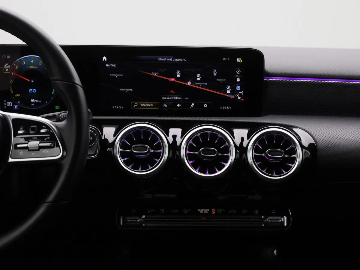 250 e Business Line | Automaat | Navigatie | Sfeer verlichting | Leder | Stoel verwarming | Camera | Cruise Control  | Parkeersensoren | Climate Control | LMV |
