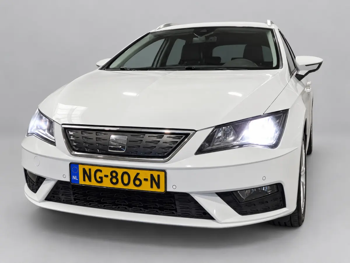 1.0 EcoTSI Style Business Intense - Automaat - Clima - Cruise - Stoelverw - Navigatie - Full Link