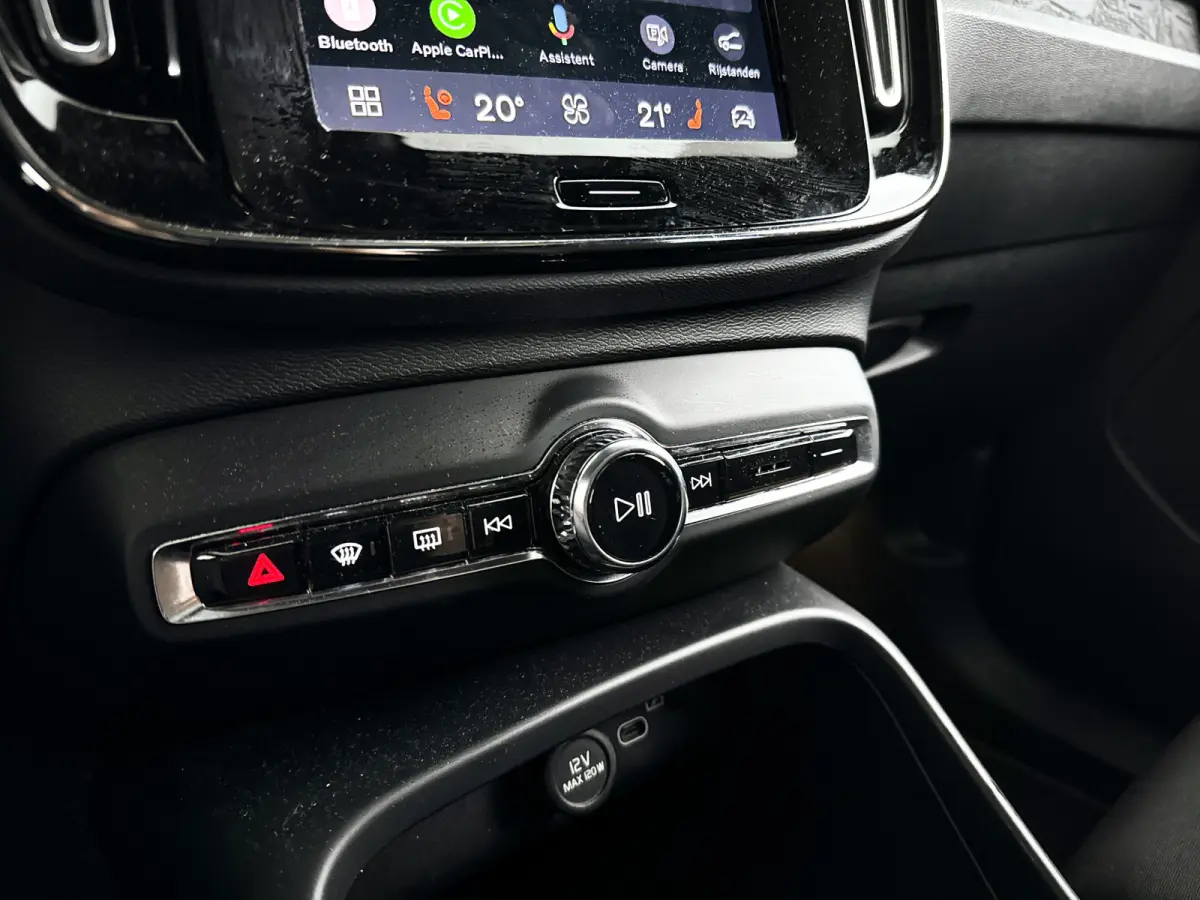 Single Motor Core 69 kWh | Panoramadak | Parkeercamera | Stoel- en Stuurverwarming | Trekhaak