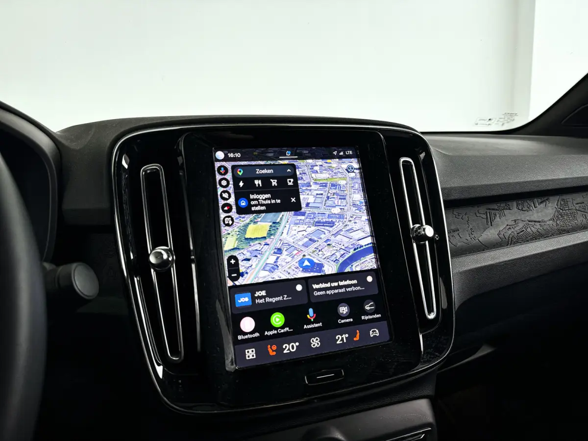 Single Motor Core 69 kWh | Panoramadak | Parkeercamera | Stoel- en Stuurverwarming | Trekhaak