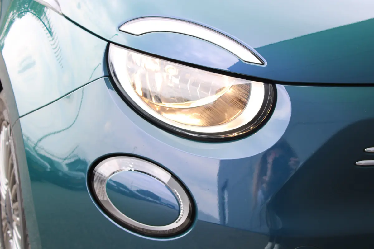 Icon 42 kWh | Fase 3 laden | Navigatie | All season | NL auto | 15.000km | Lichtmetaal | BTW |