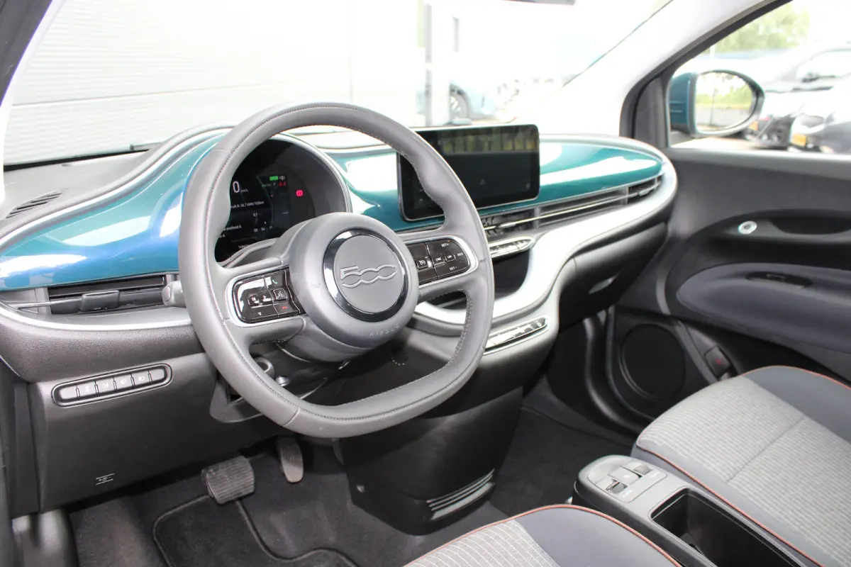 Icon 42 kWh | Fase 3 laden | Navigatie | All season | NL auto | 15.000km | Lichtmetaal | BTW |