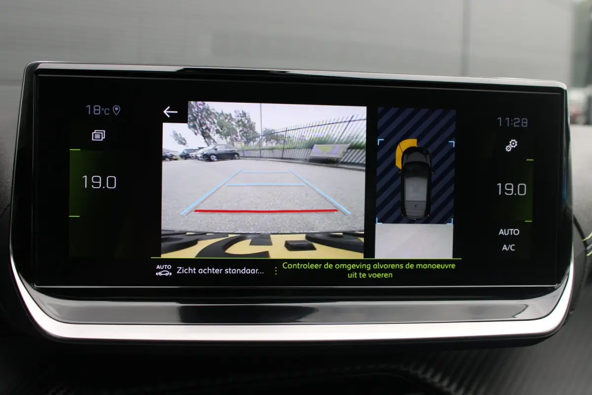 1.2 PureTech 130pk EAT8 GT | Automaat | Panoramadak | Navigatie | Camera | Apple carplay | Bluetooth |