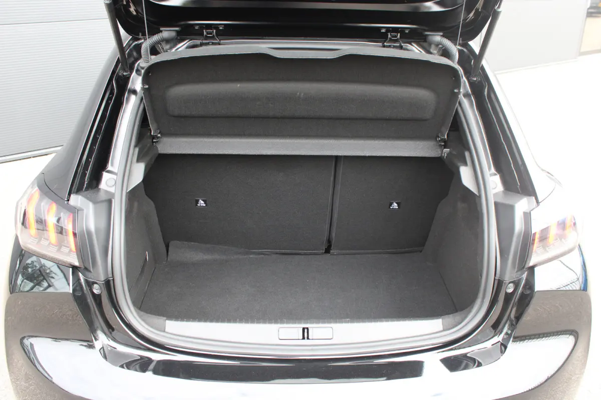 1.2 PureTech 130pk EAT8 GT | Automaat | Panoramadak | Navigatie | Camera | Apple carplay | Bluetooth |