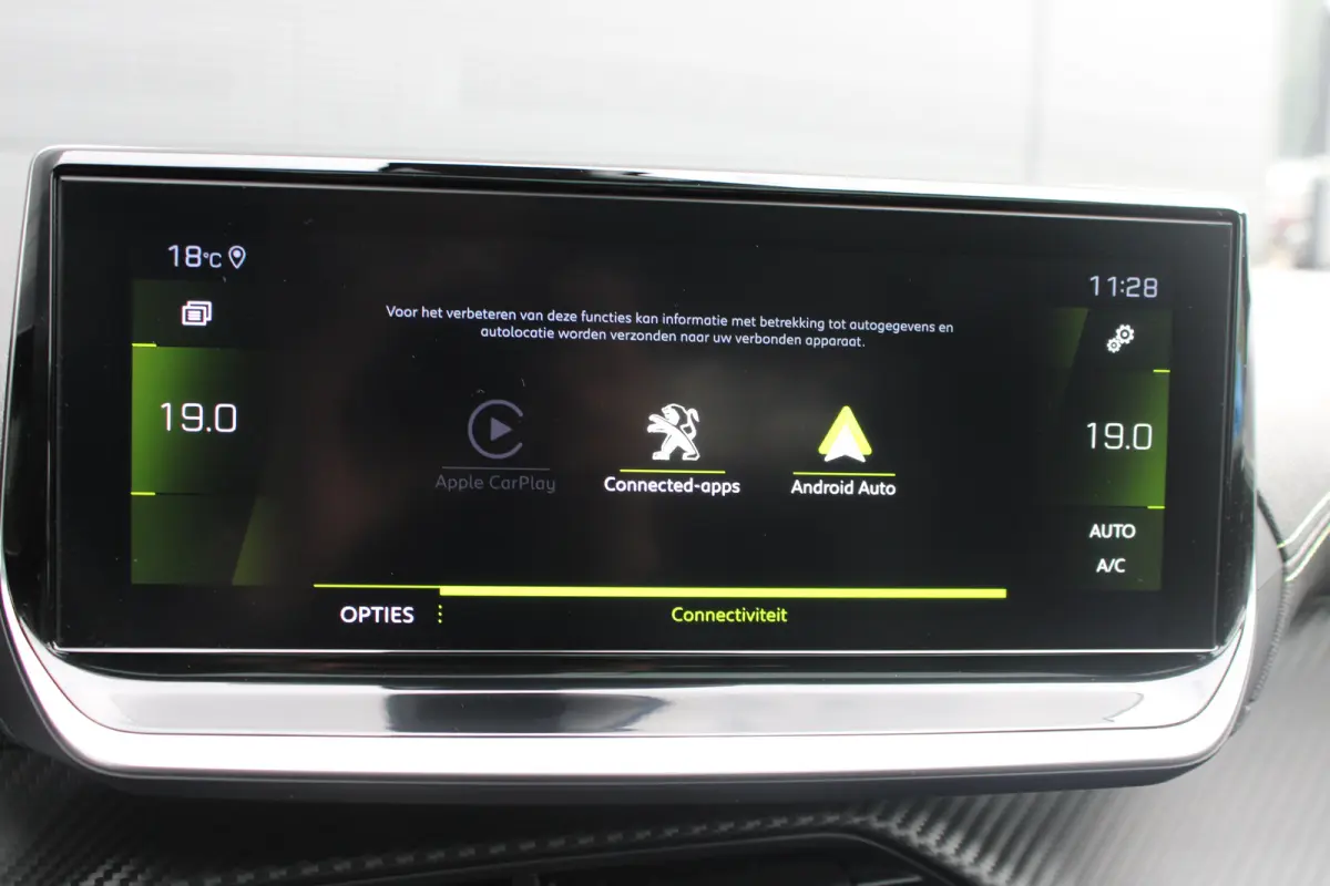 1.2 PureTech 130pk EAT8 GT | Automaat | Panoramadak | Navigatie | Camera | Apple carplay | Bluetooth |
