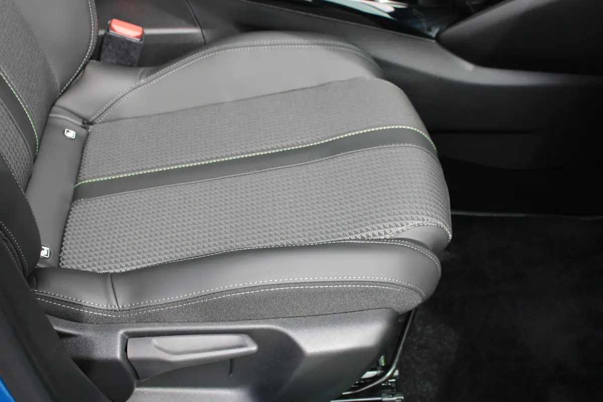 1.2 PureTech 130pk GT | Automaat | Navigatie | Camera | Panoramadak | NL auto | 1e Eigenaar | 31.000km |