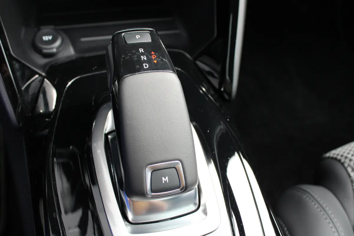 1.2 PureTech 130pk GT | Automaat | Navigatie | Camera | Panoramadak | NL auto | 1e Eigenaar | 31.000km |