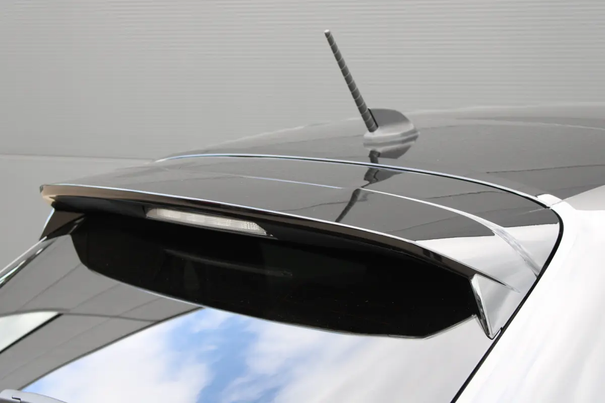 1.2 PureTech GT | Navigatie | Camera | Panoramadak | Stoelverwarming | Black Diamond | Full LED | 27.000km |