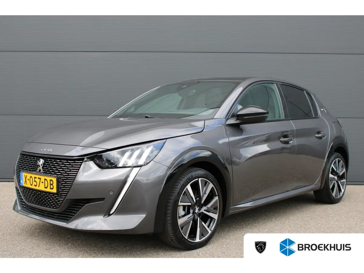 1.2 PureTech GT | Navigatie | Camera | Panoramadak | Stoelverwarming | Black Diamond | Full LED | 27.000km |