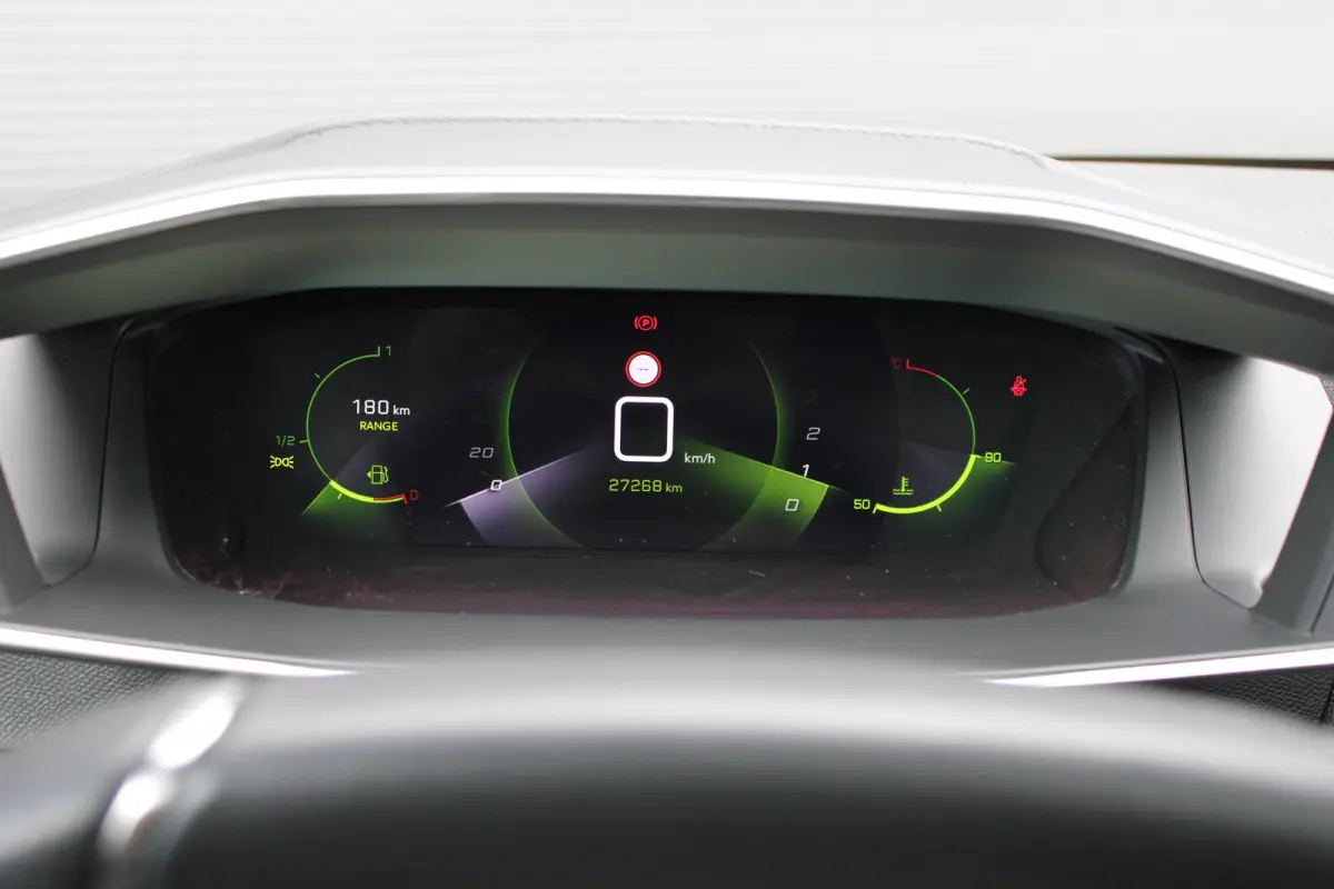 1.2 PureTech GT | Navigatie | Camera | Panoramadak | Stoelverwarming | Black Diamond | Full LED | 27.000km |