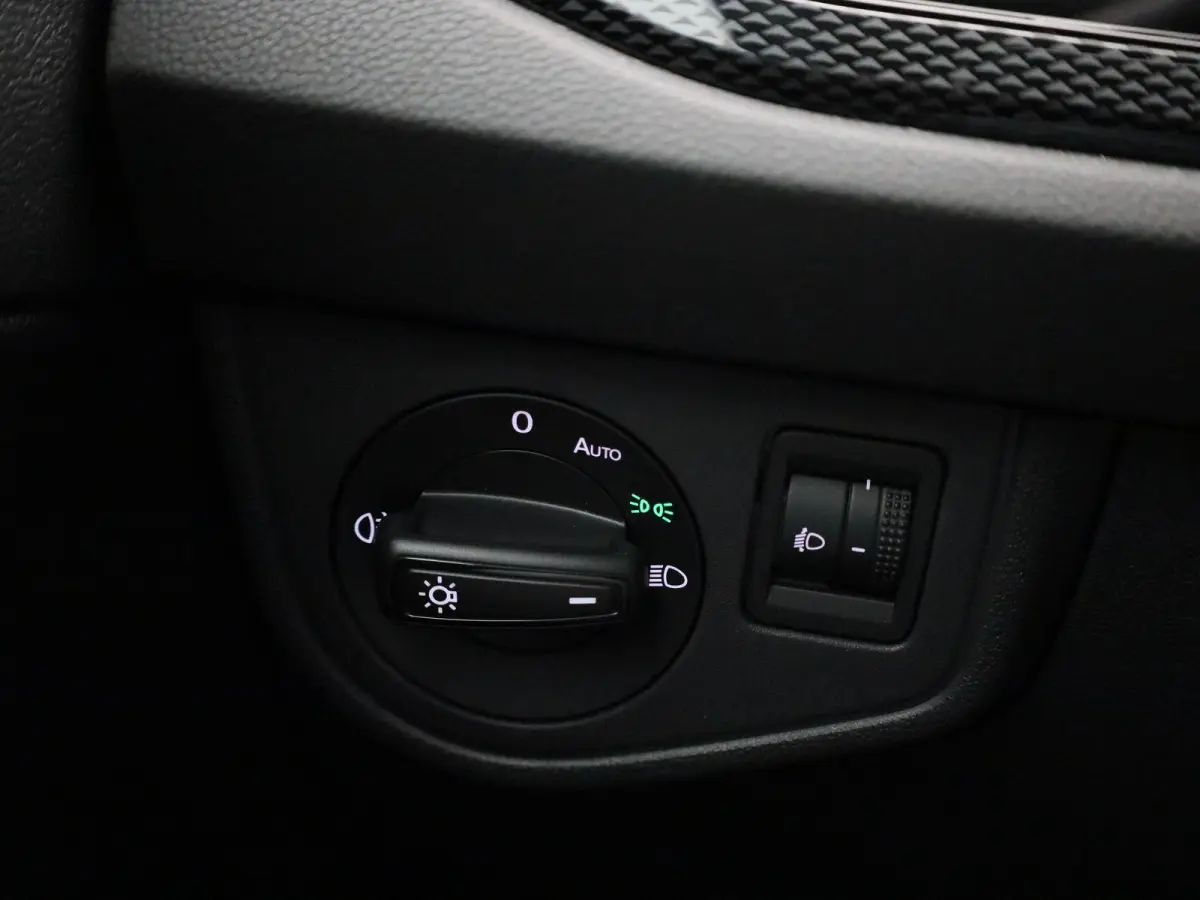 1.0 TSI Life Edition 95 PK | Demo | Parkeersensoren Achter | Achteruirijcamera | Privacy Glas | 15 Inch Velgen | Apple Carplay | Android Auto