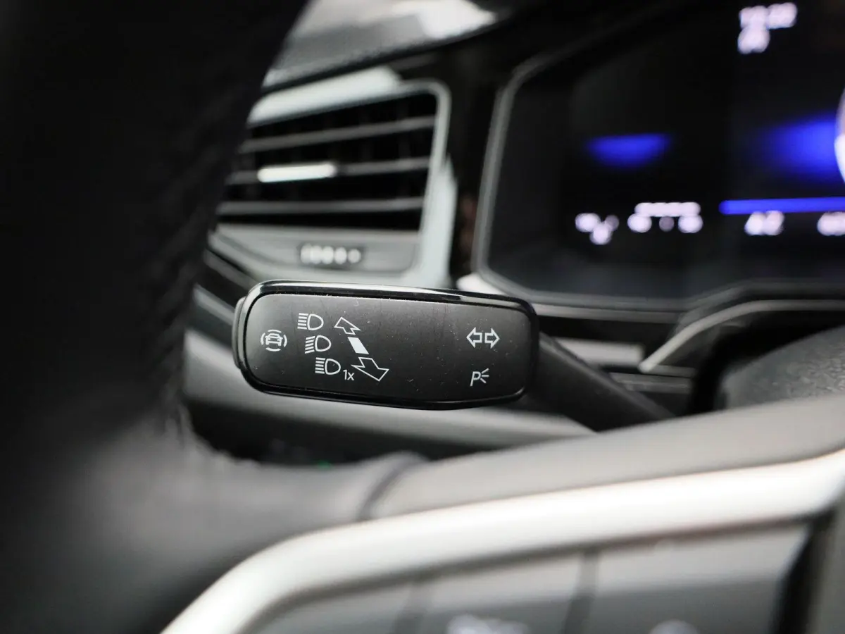 1.0 TSI Life Edition 95 PK | Demo | Parkeersensoren Achter | Achteruirijcamera | Privacy Glas | 15 Inch Velgen | Apple Carplay | Android Auto