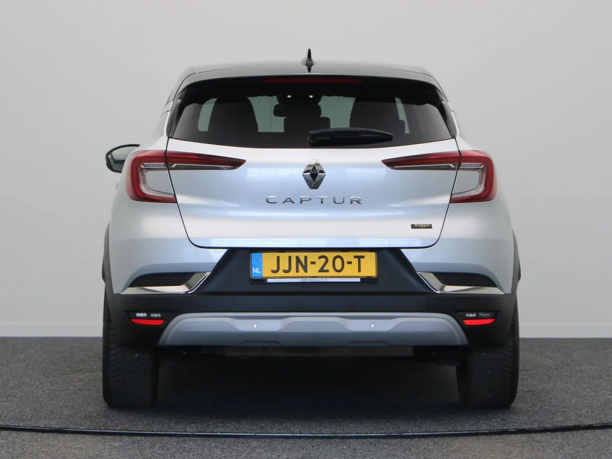 E-Tech Hybrid 145 Techno | Navigatie | Achteruitrijcamera | Parkeersensoren voor en achter | Climate control |