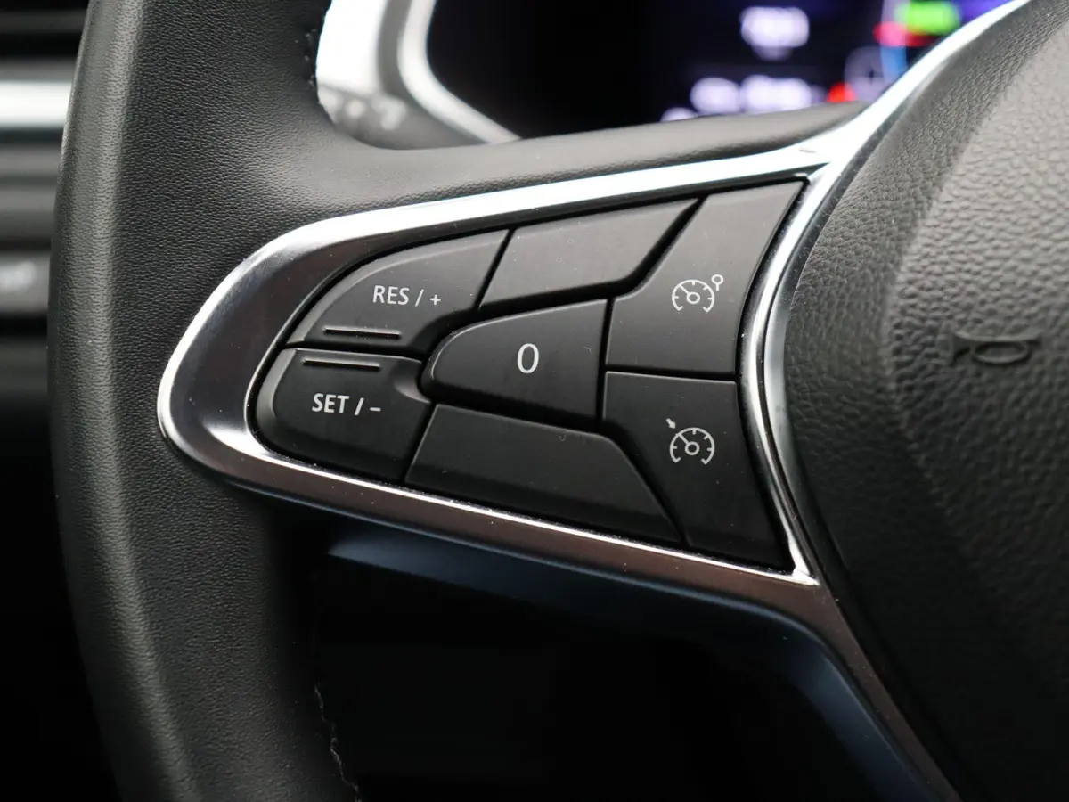E-Tech Hybrid 145 Techno | Navigatie | Achteruitrijcamera | Parkeersensoren voor en achter | Climate control |