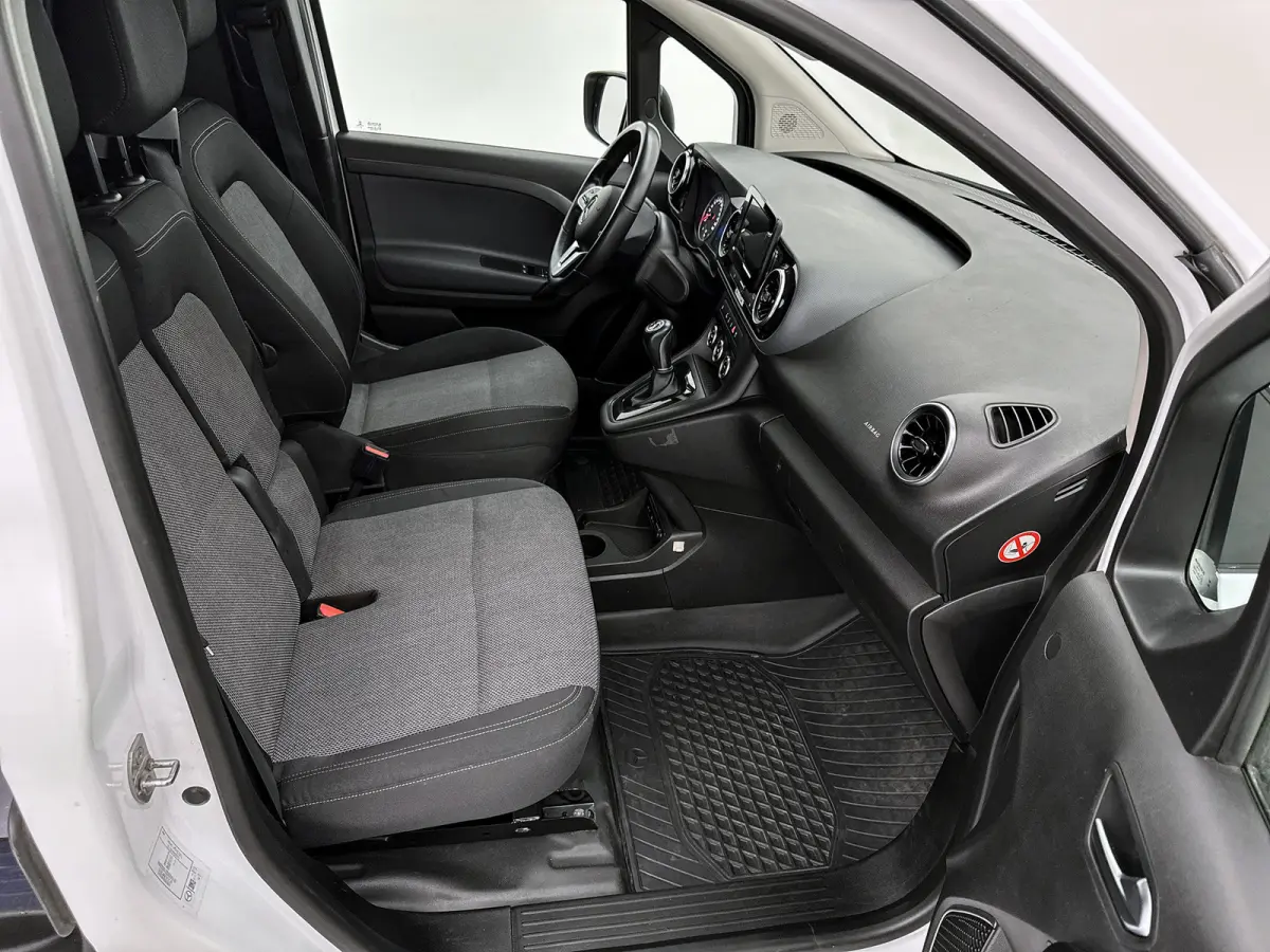110 CDI L1 Pro Automaat Carplay Cruise control Trekhaak Inrichting