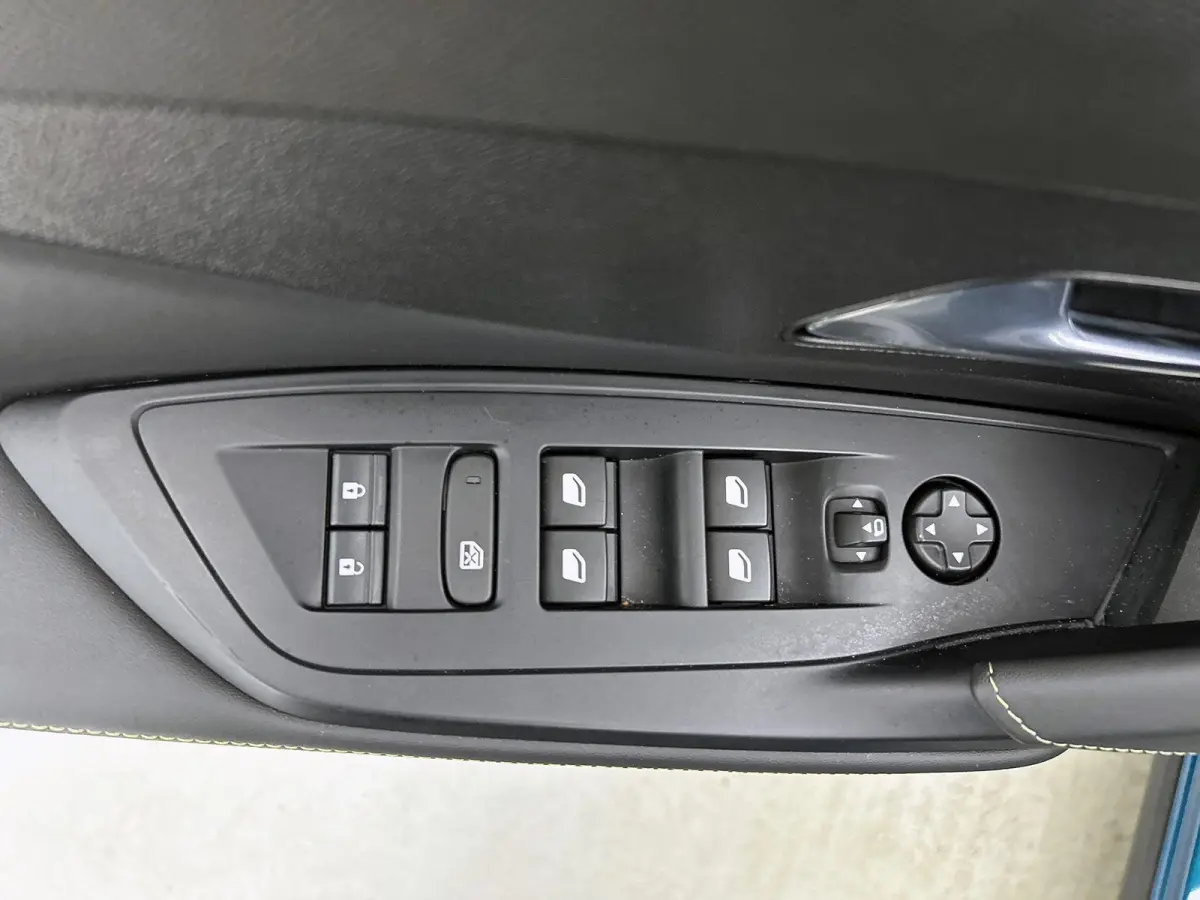 GT Hybrid 145pk Automaat | Navigatie | 360° Camera | Matrix LED koplampen | Sportstoelen stof/kunstleder/alcantara | Handsfree Achterklep | Adaptieve Cruise Control | Draadloze Apple Carpla