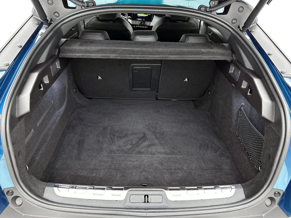 GT Hybrid 145pk Automaat | Navigatie | 360° Camera | Matrix LED koplampen | Sportstoelen stof/kunstleder/alcantara | Handsfree Achterklep | Adaptieve Cruise Control | Draadloze Apple Carpla