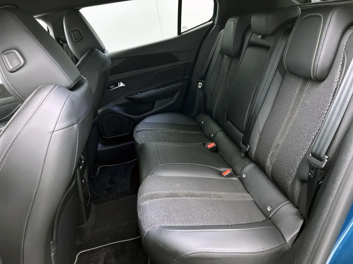 GT Hybrid 145pk Automaat | Navigatie | 360° Camera | Matrix LED koplampen | Sportstoelen stof/kunstleder/alcantara | Handsfree Achterklep | Adaptieve Cruise Control | Draadloze Apple Carpla