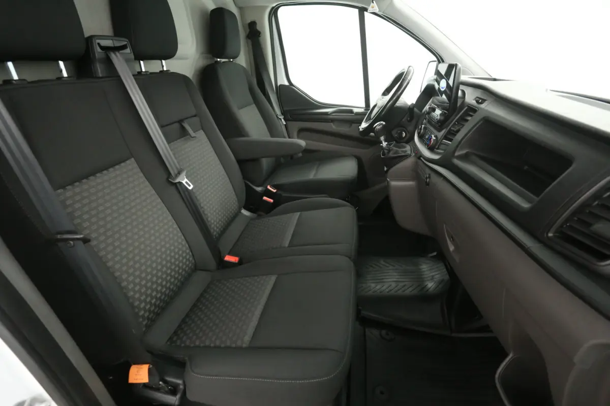 2.0 TDCI L1H1 | Marge | Airco | Cruise | Carplay | 3 Zits | Navi | Trekhaak | Imperiaal | Parkeersens.
