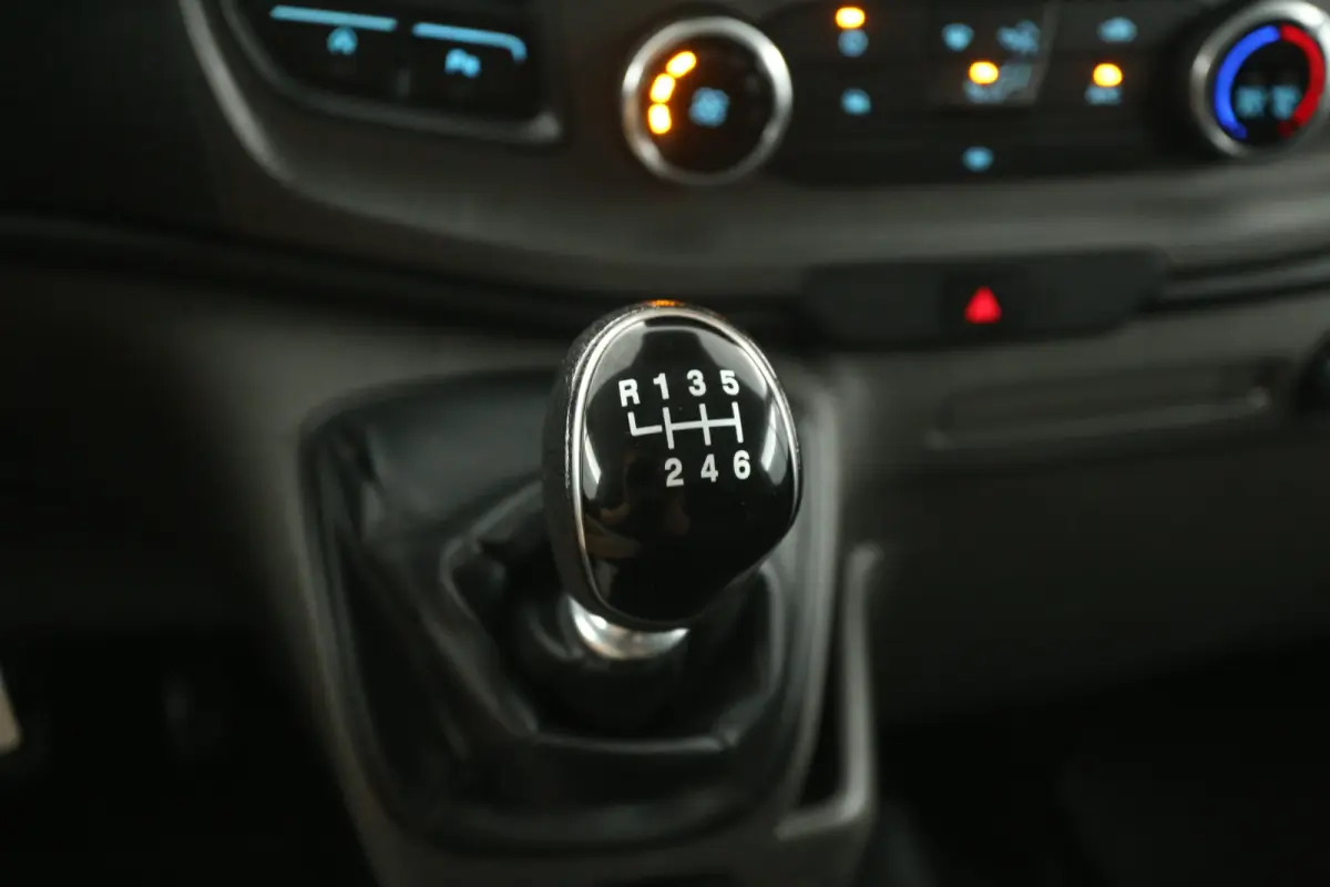 2.0 TDCI L1H1 | Marge | Airco | Cruise | Carplay | 3 Zits | Navi | Trekhaak | Imperiaal | Parkeersens.