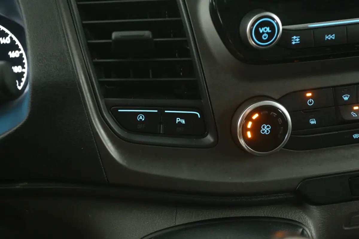 2.0 TDCI L1H1 | Marge | Airco | Cruise | Carplay | 3 Zits | Navi | Trekhaak | Imperiaal | Parkeersens.