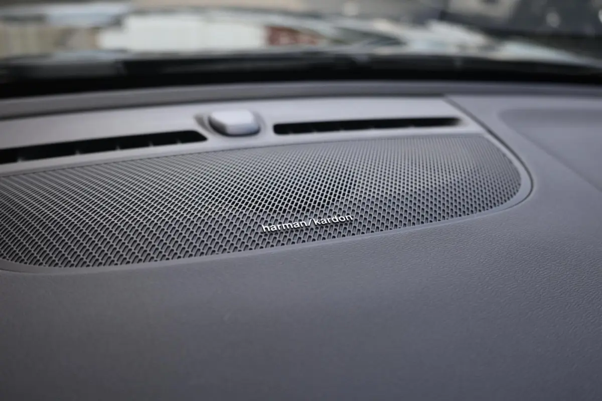 T4 Black Edition | Stoelverwarming | Trekhaak | Parkeercamera | H/K | Memory Seats | Keyless