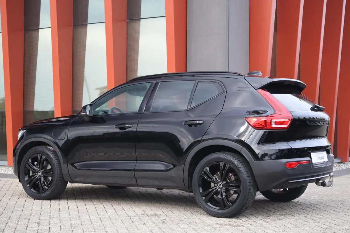 T4 Black Edition | Stoelverwarming | Trekhaak | Parkeercamera | H/K | Memory Seats | Keyless