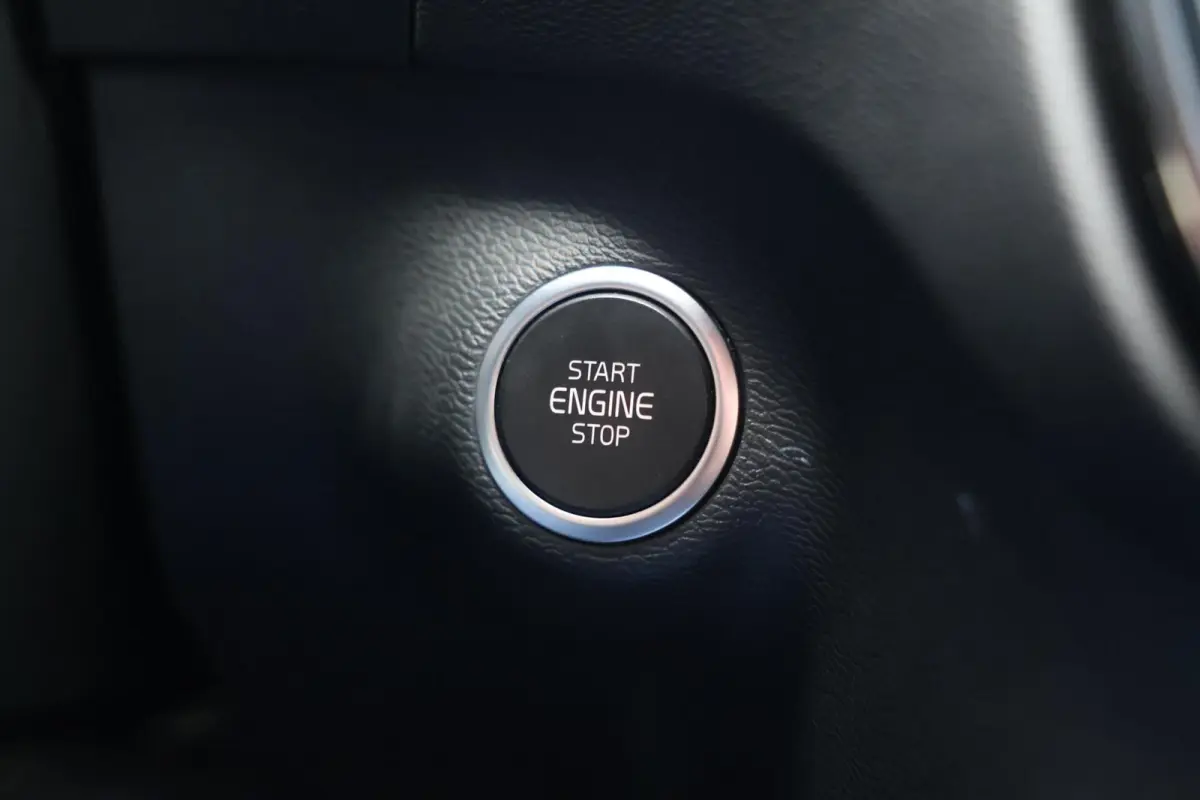 T4 Black Edition | Stoelverwarming | Trekhaak | Parkeercamera | H/K | Memory Seats | Keyless