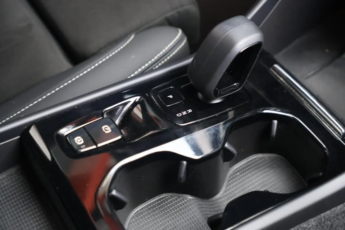 T4 Black Edition | Stoelverwarming | Trekhaak | Parkeercamera | H/K | Memory Seats | Keyless