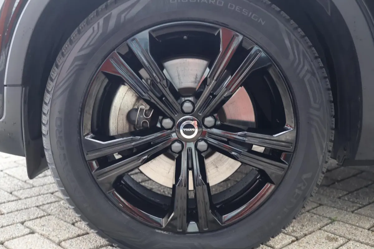 T4 Black Edition | Stoelverwarming | Trekhaak | Parkeercamera | H/K | Memory Seats | Keyless