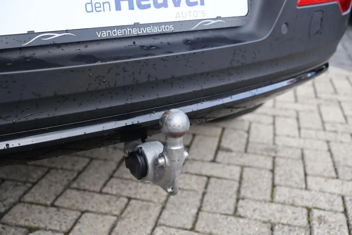 T4 Black Edition | Stoelverwarming | Trekhaak | Parkeercamera | H/K | Memory Seats | Keyless