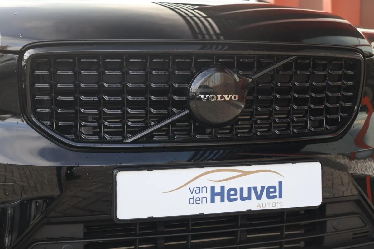 T4 Black Edition | Stoelverwarming | Trekhaak | Parkeercamera | H/K | Memory Seats | Keyless