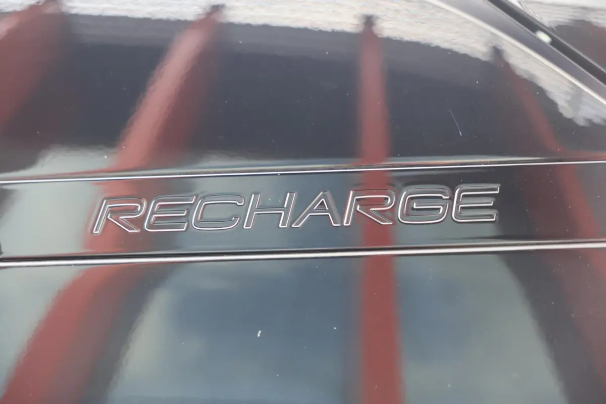 T4 Black Edition | Stoelverwarming | Trekhaak | Parkeercamera | H/K | Memory Seats | Keyless