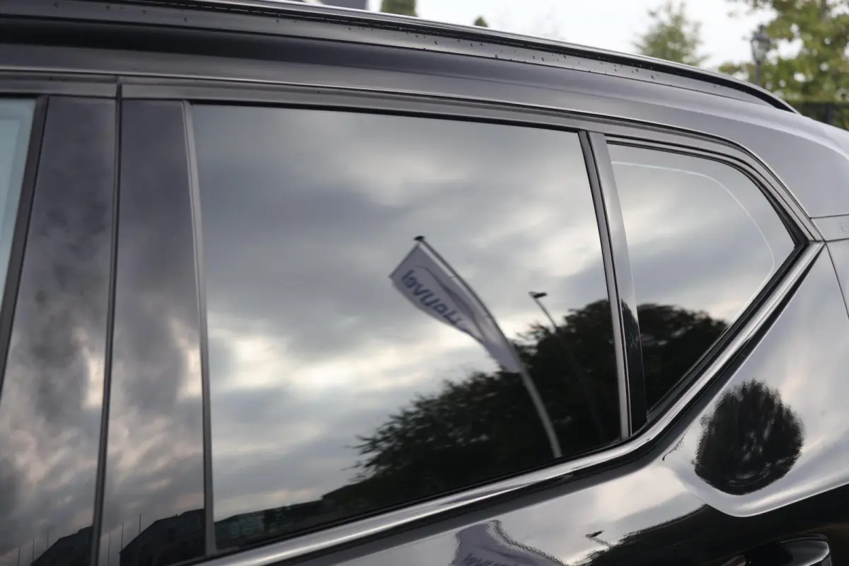 T4 Black Edition | Stoelverwarming | Trekhaak | Parkeercamera | H/K | Memory Seats | Keyless
