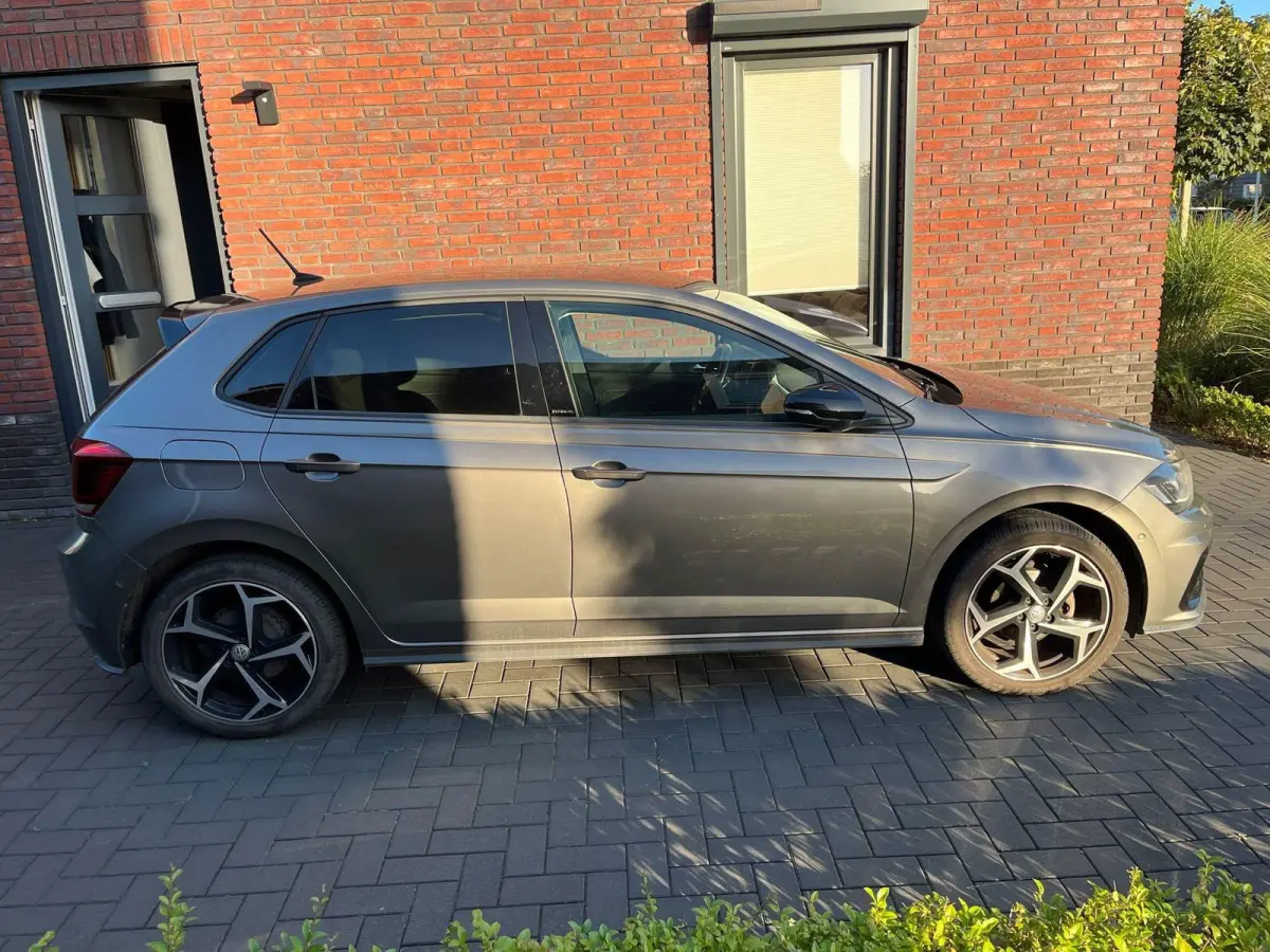1.0 TSI Highline Business R 95 PK