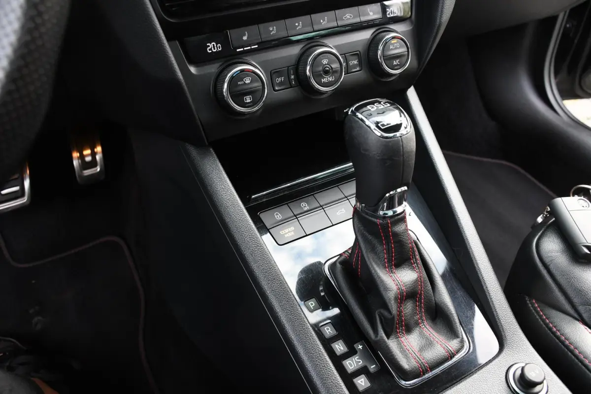 2.0 TSI RS 230 Pano Schaalstoel CarPlay
