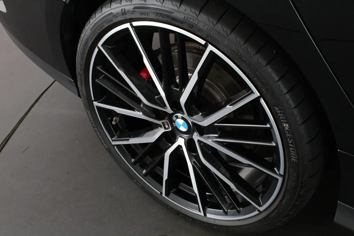 218i M Sport Pro > Pano./H&K/Head-up/19inch/Shadow Line