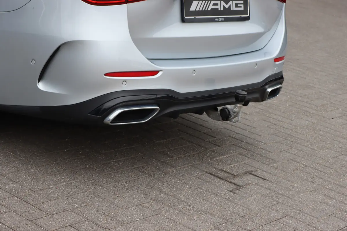 300 e AMG Line | Panoramadak | Distronic | Memory | Trekhaak | Digital Light | Surround Camera | Keyless Go | Dodehoekassistent |