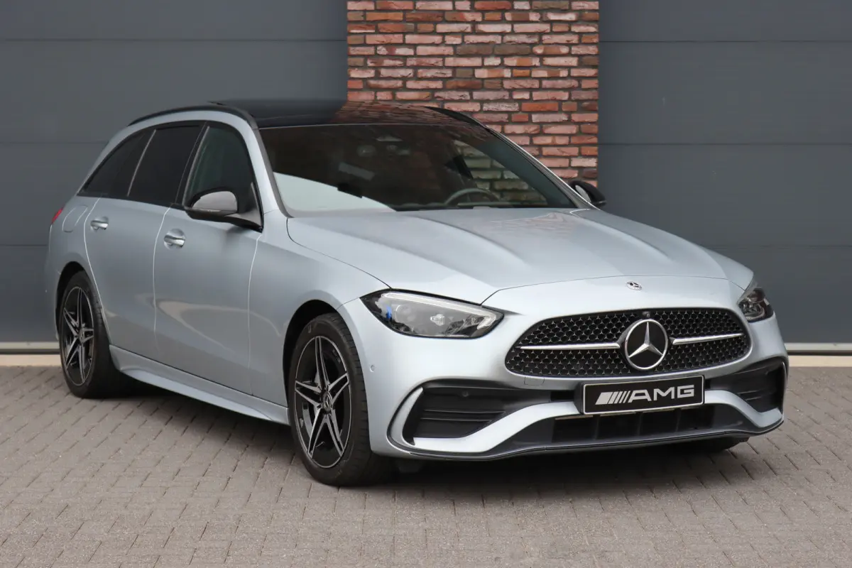 300 e AMG Line | Panoramadak | Distronic | Memory | Trekhaak | Digital Light | Surround Camera | Keyless Go | Dodehoekassistent |