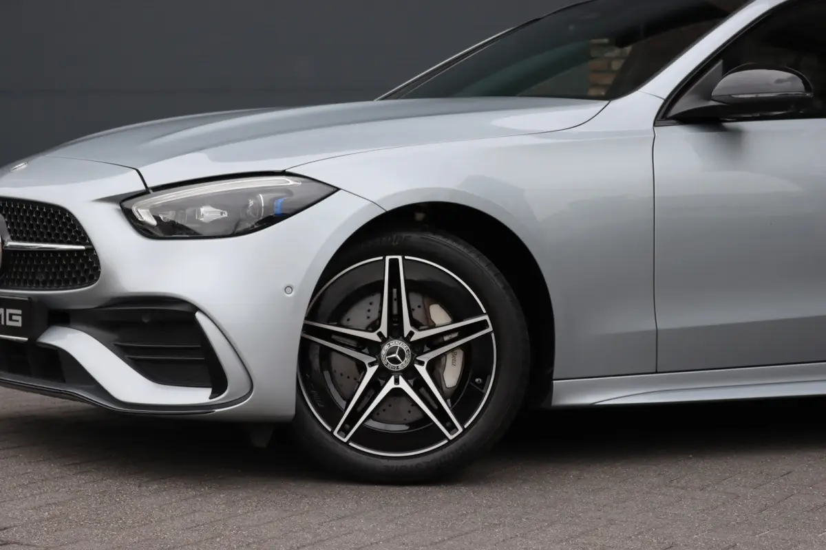 300 e AMG Line | Panoramadak | Distronic | Memory | Trekhaak | Digital Light | Surround Camera | Keyless Go | Dodehoekassistent |