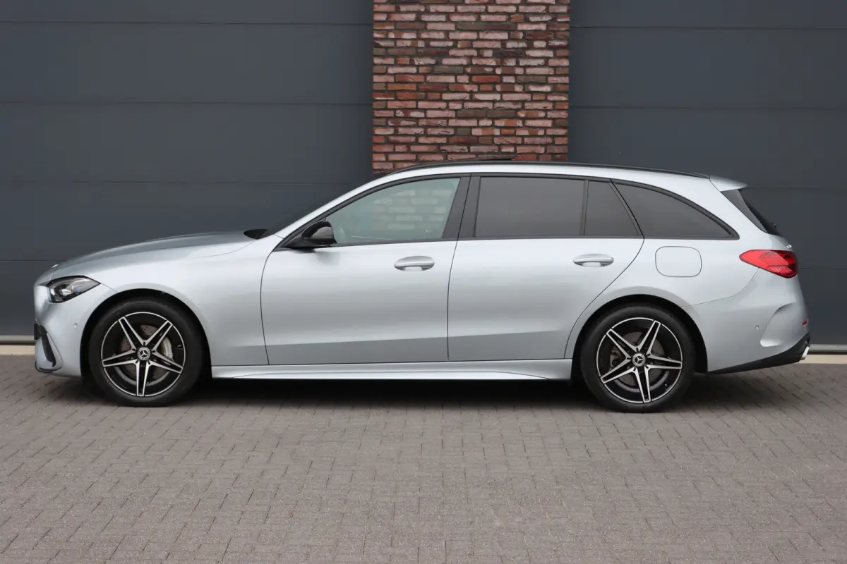 300 e AMG Line | Panoramadak | Distronic | Memory | Trekhaak | Digital Light | Surround Camera | Keyless Go | Dodehoekassistent |