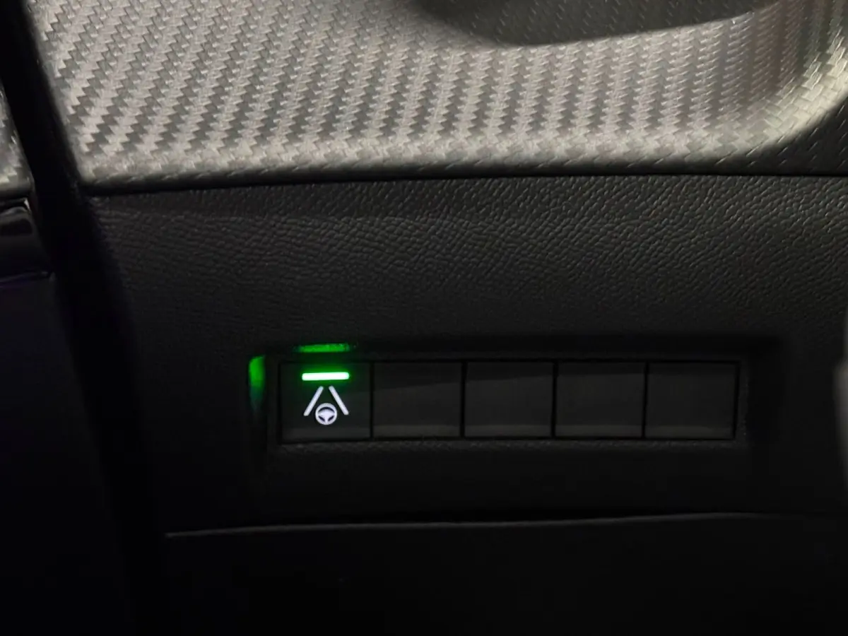 1.2 Hybrid 145 GT Navi Acc Clima Stoelverwarming